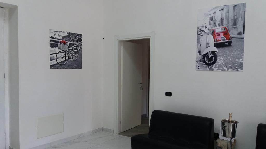 Pompei Holiday Rooms ภายนอก รูปภาพ