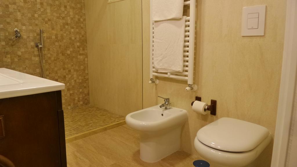 Pompei Holiday Rooms ภายนอก รูปภาพ