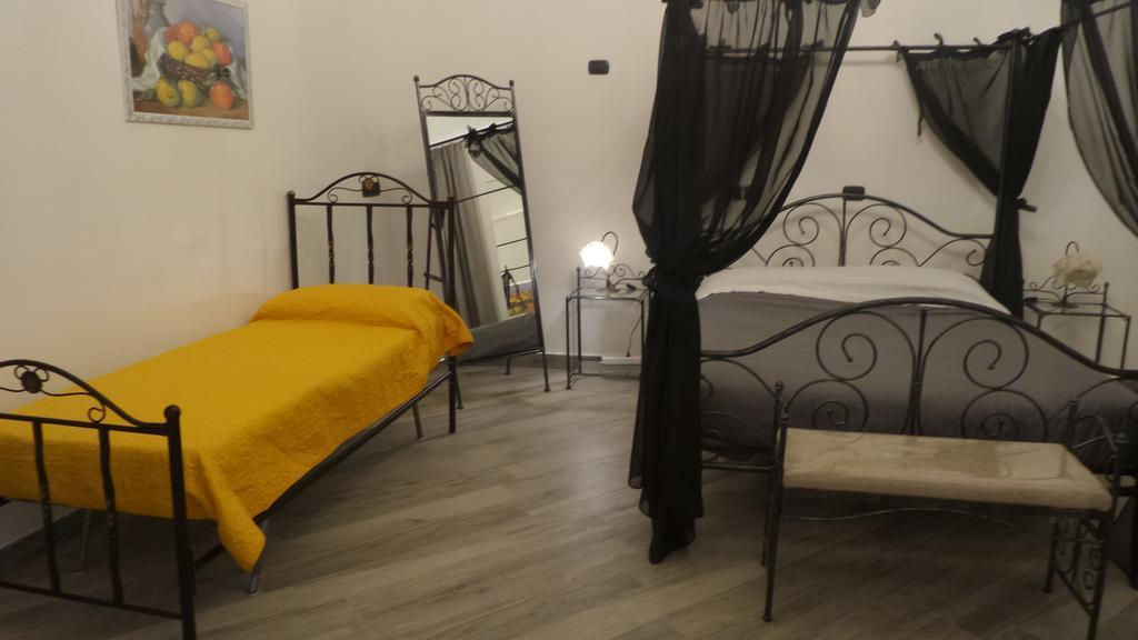 Pompei Holiday Rooms ภายนอก รูปภาพ