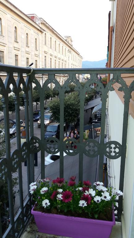 Pompei Holiday Rooms ภายนอก รูปภาพ