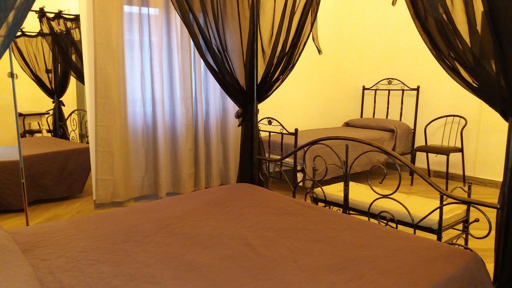 Pompei Holiday Rooms ภายนอก รูปภาพ