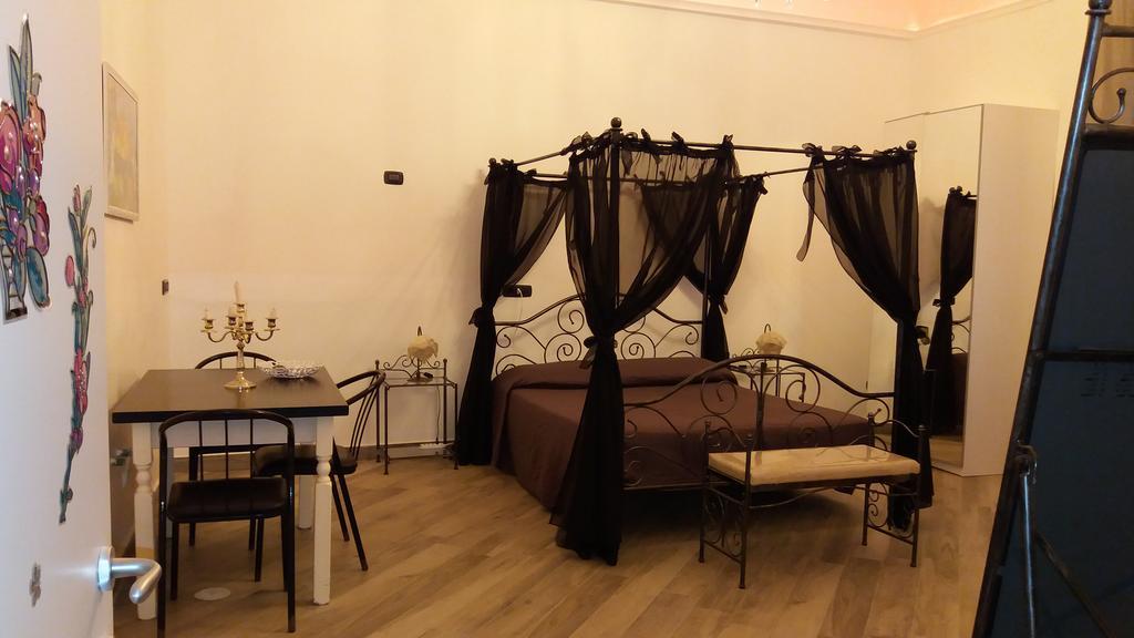 Pompei Holiday Rooms ภายนอก รูปภาพ
