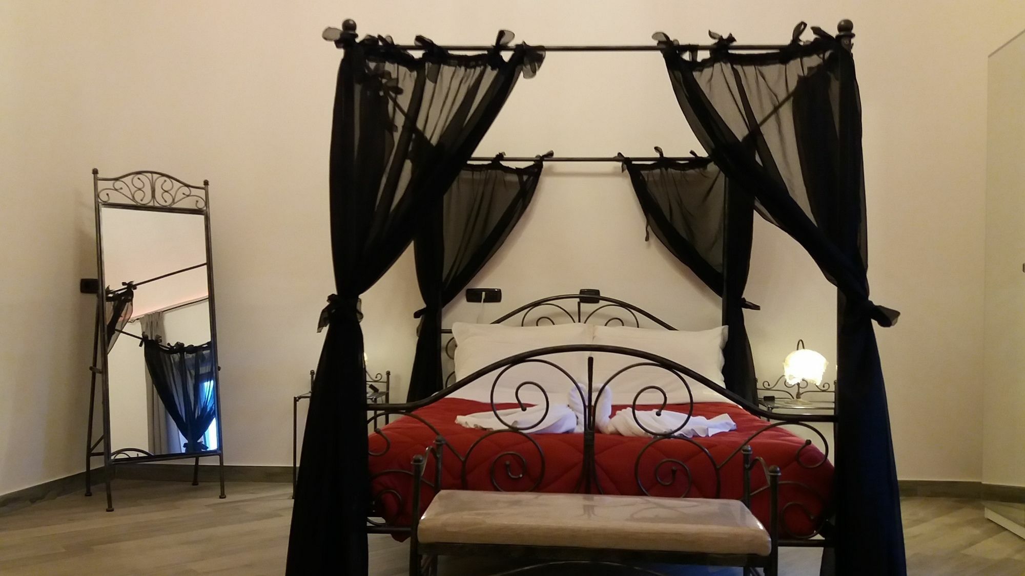 Pompei Holiday Rooms ภายนอก รูปภาพ